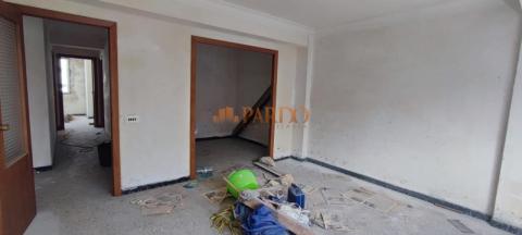 Dos pisos y garaje en edificio en zona Gándara (Narón)