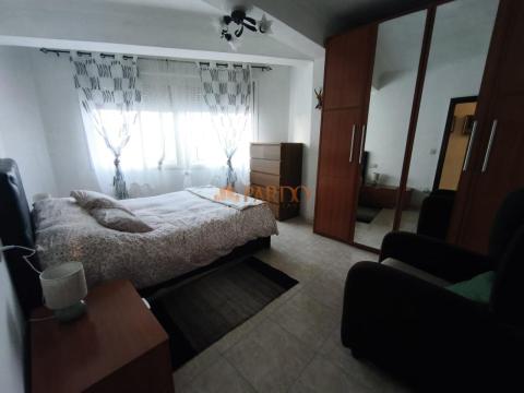 Tercer piso sin ascensor en zona San Juan - Fajardo, 3 habitaciones y 1 baño