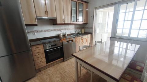 Piso de 89 m<sup style='color: #000;'>2</sup> con 2 habitaciones y 2 baños en Alto del Castaño.