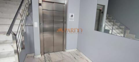 Piso en alquier de 2 habitaciones y 1 baño, ascensor y plaza de garaje